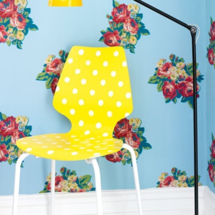 Cadeira pintada no blog detalhes magicos